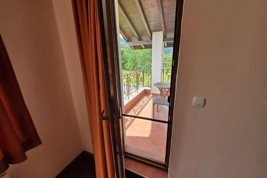 Двете Къщи В Планината Villa Beli Osum Ngoại thất bức ảnh