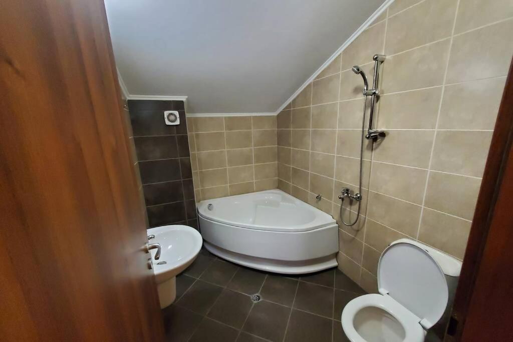 Двете Къщи В Планината Villa Beli Osum Ngoại thất bức ảnh