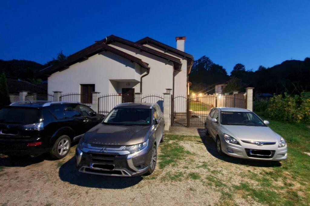 Двете Къщи В Планината Villa Beli Osum Ngoại thất bức ảnh