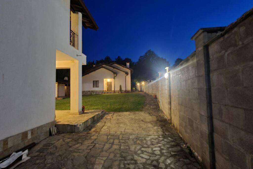 Двете Къщи В Планината Villa Beli Osum Ngoại thất bức ảnh