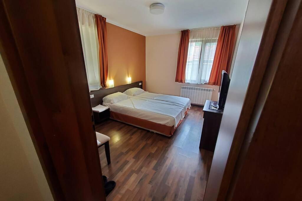 Двете Къщи В Планината Villa Beli Osum Ngoại thất bức ảnh